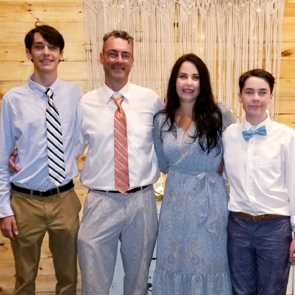 Welcome to my closet!! - Picture 4 of 10